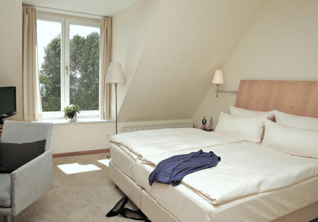 Hotel Kleines Meer Waren  Exteriör bild