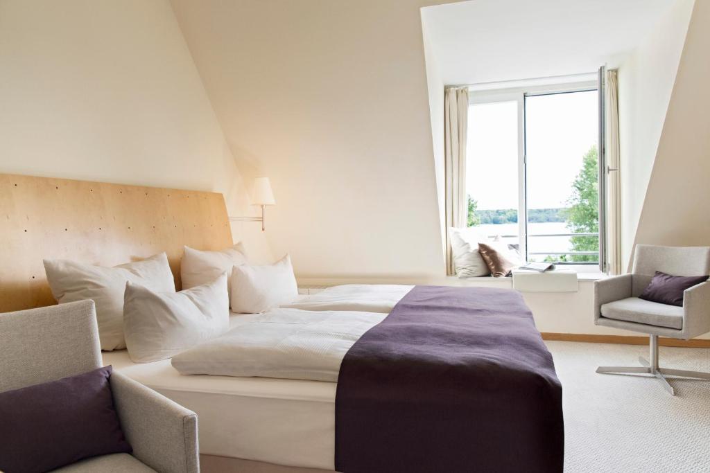 Hotel Kleines Meer Waren  Rum bild